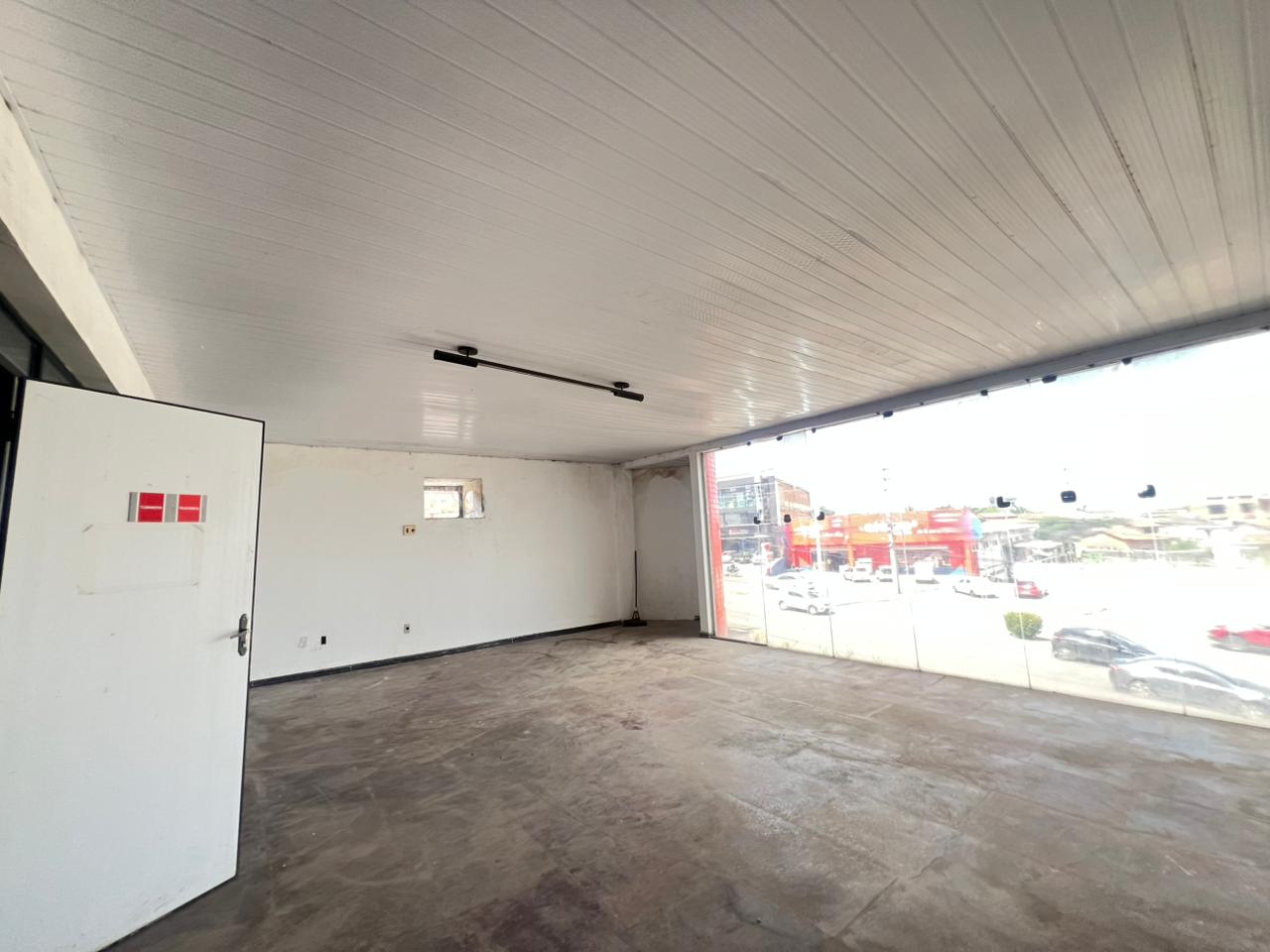 Salão com vista para a Avenida Jerônimo de Albuquerque